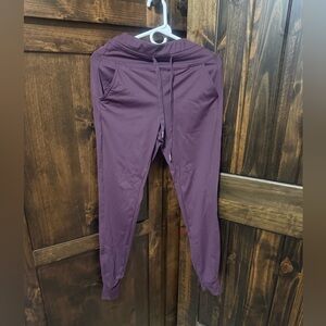 Halara joggers size smalll.